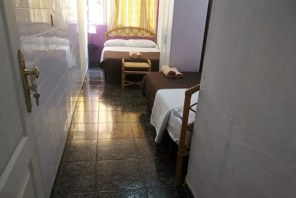 Low Cost Room Las Llaves 1