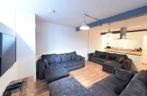 Converted warehouse Slps 14 (38 A1)