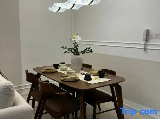 Modern Studio Escape