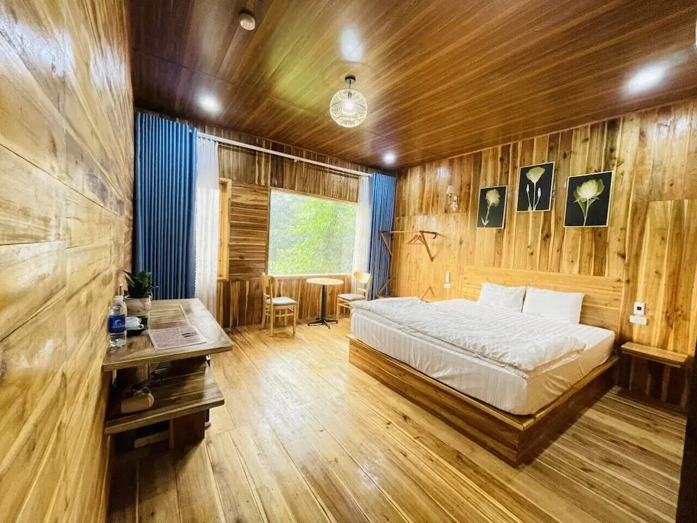 Tuyets Homestay