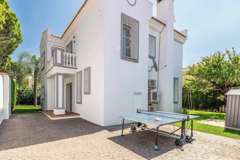 Villa Moongate