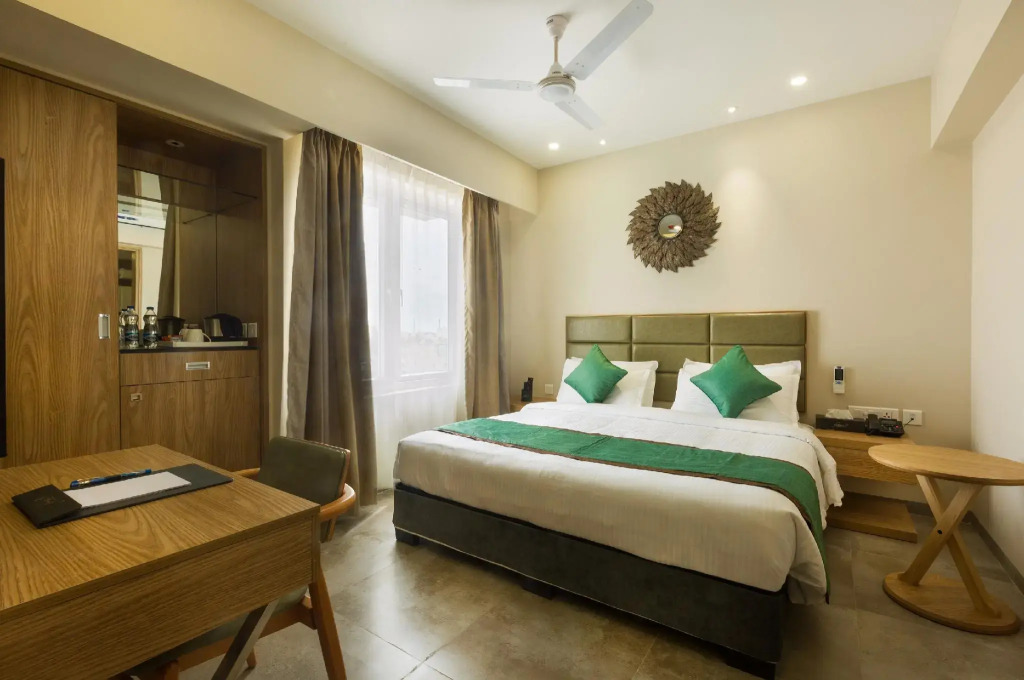 Floressa Randa Business Hotel