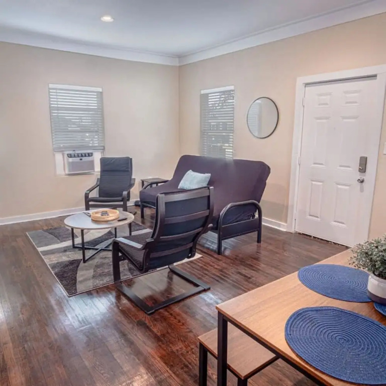 Fabulous Newly Renovated 2Br 1Ba Near Downtown