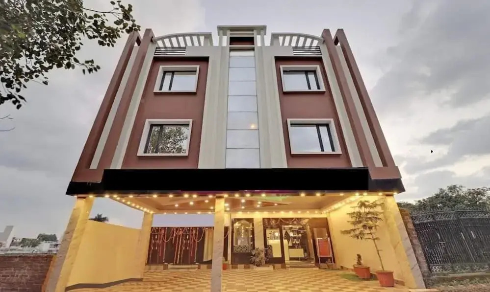 Hotel Dev Plaza