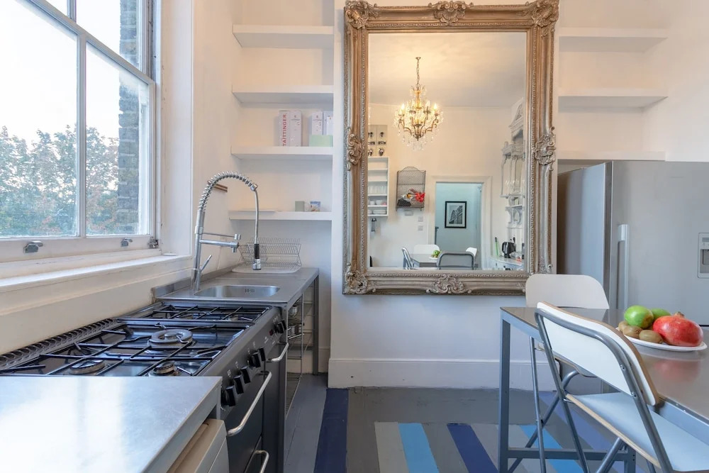 Stunning 3 Bedrooms Apartment on Portobello Road