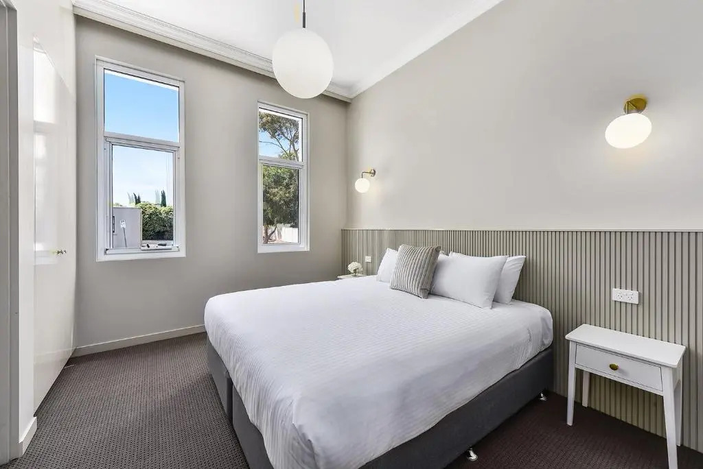 Aloha Central Platinum Apartments