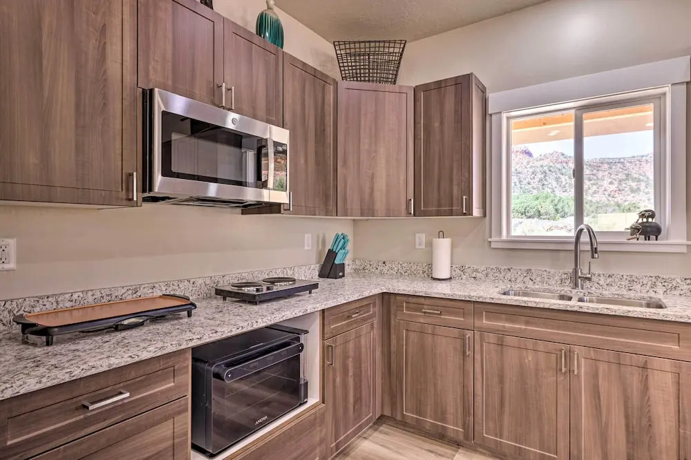 Quiet Kanab Home w/ Panoramic Views & Porch!