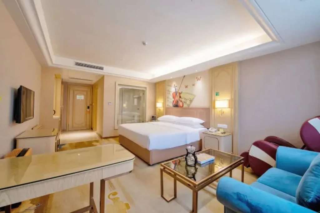 Vienna Hotel (Shenzhen Buji Metro Station)