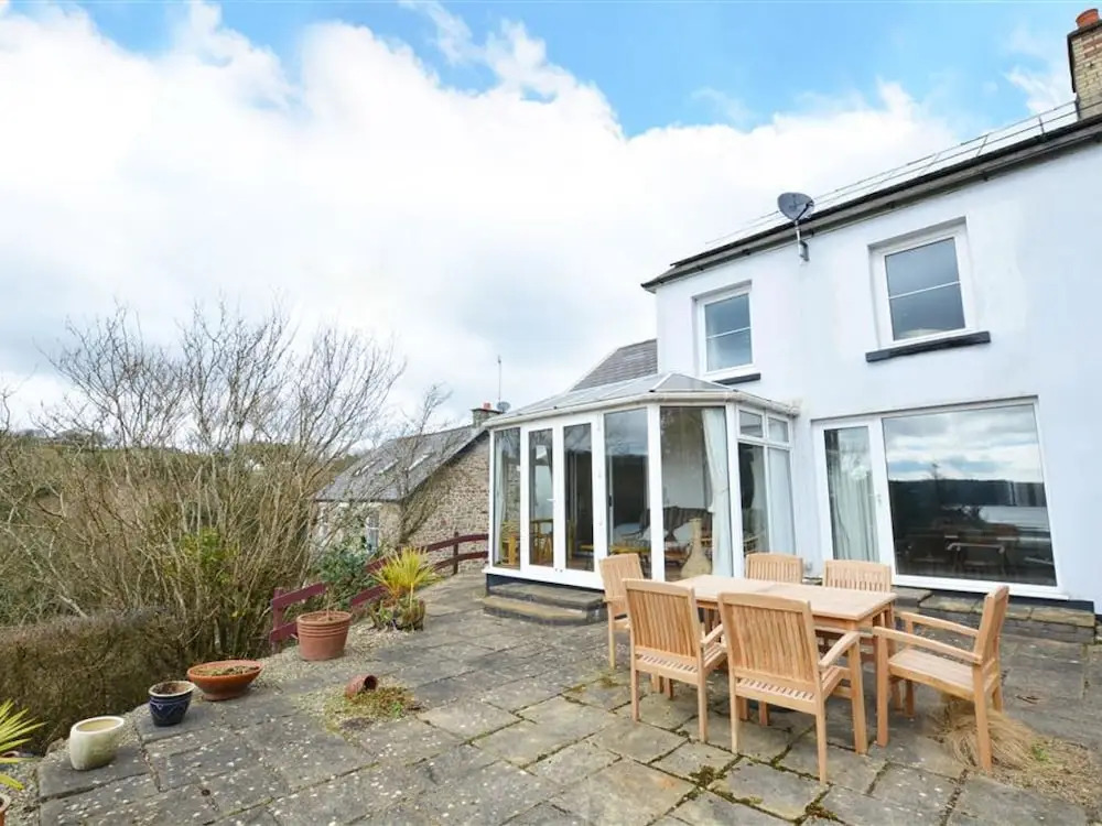 Large Holiday Home With View of the Beach and Sea, With its own Terrace