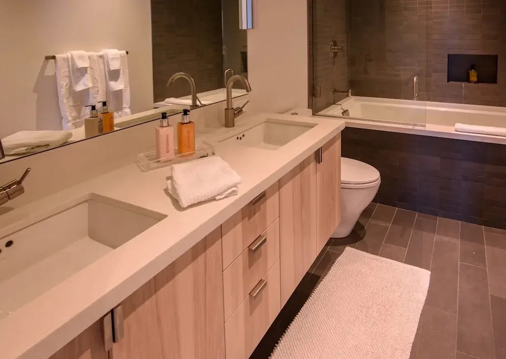 Modern Ski In Out Home Mid-mountain Northstar