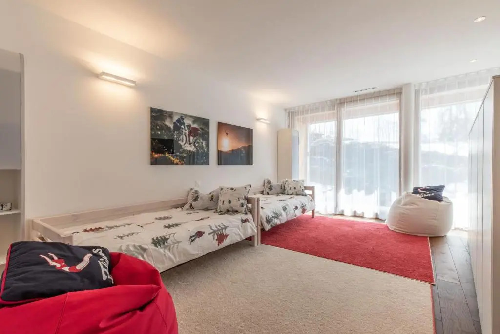 Edelweiss Mountain Suites 04-05
