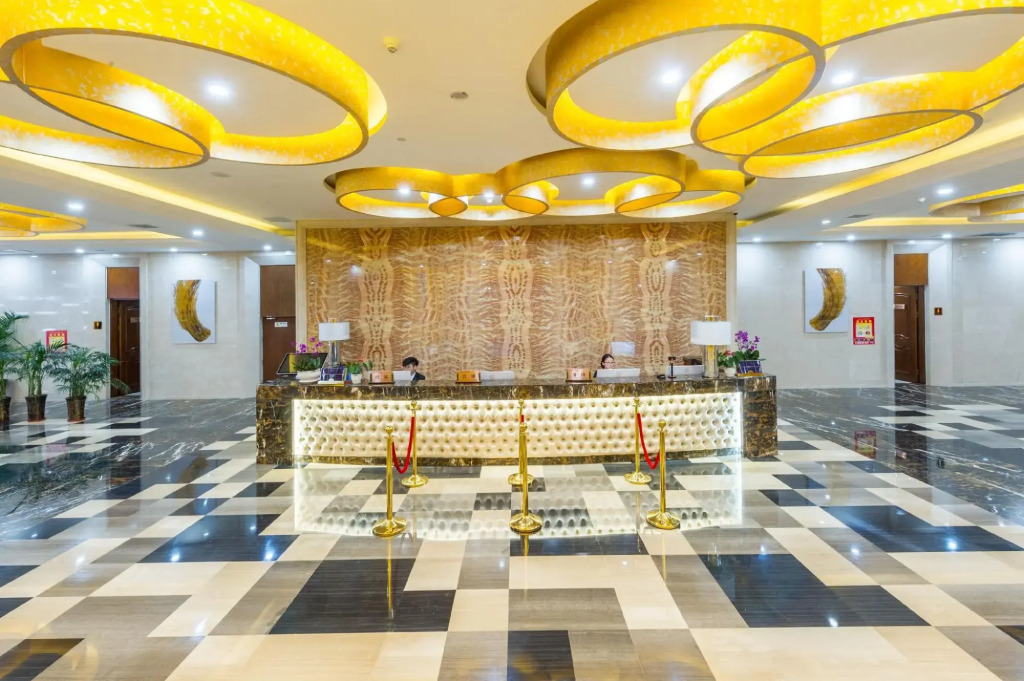 Xinjiang Runjin International Hotel (Kuitun Meimei Park)