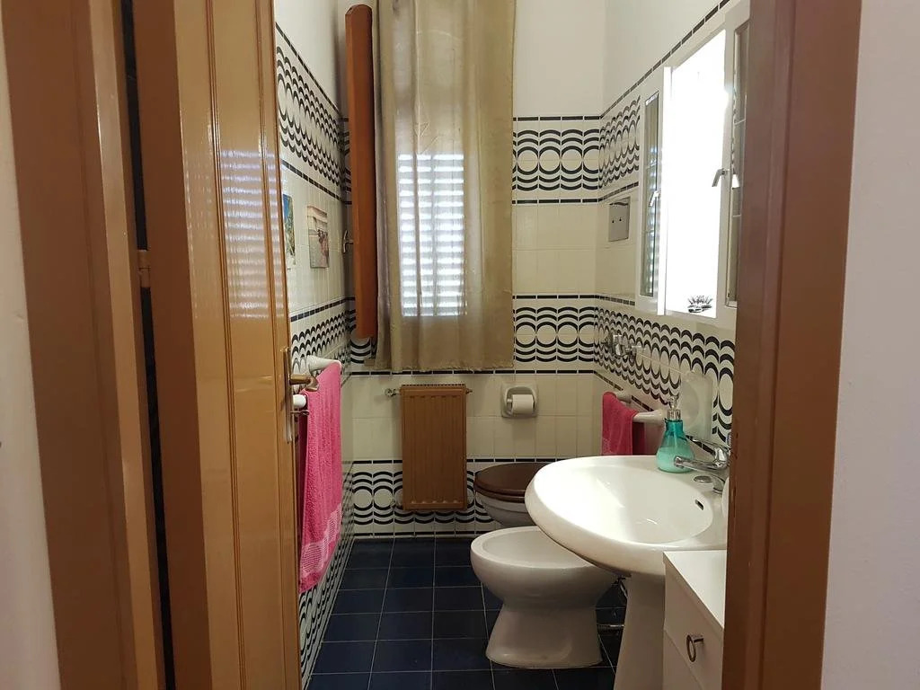 Villa del Golfo Urio with swimming pool shared by the two apartments it is essential to have a car
