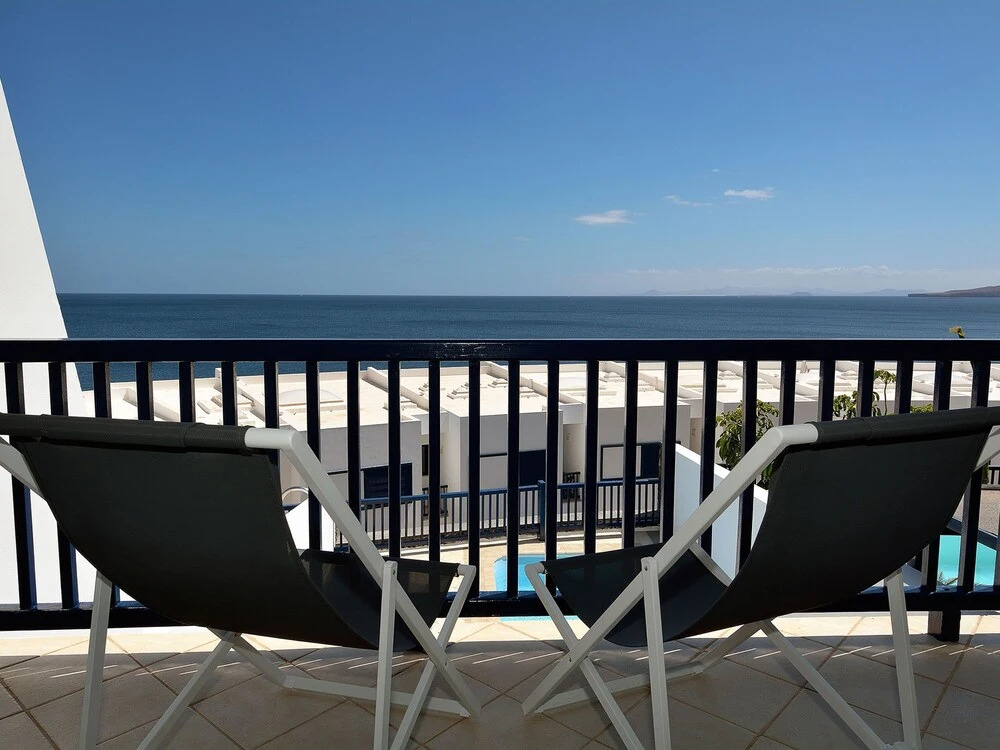 Comfortable, Attached Holiday Home With Private Pool and Near the sea