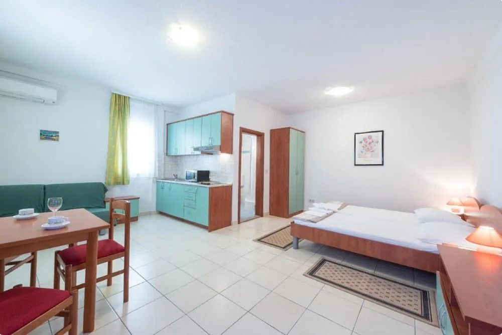 Villa Borna Apartments