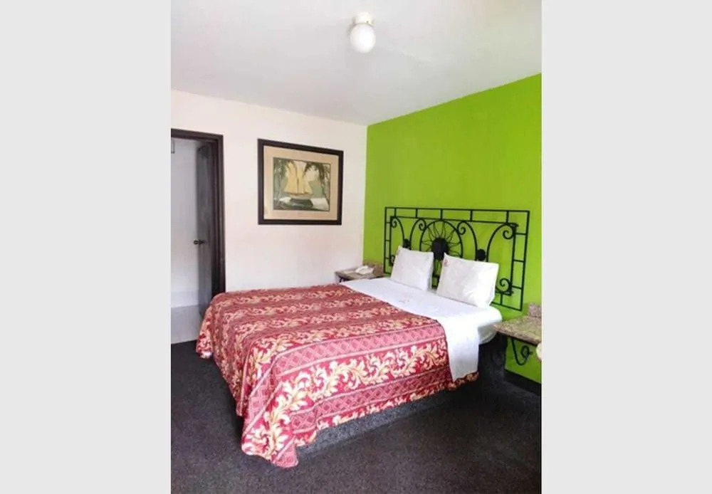 Hotel Descanso Inn