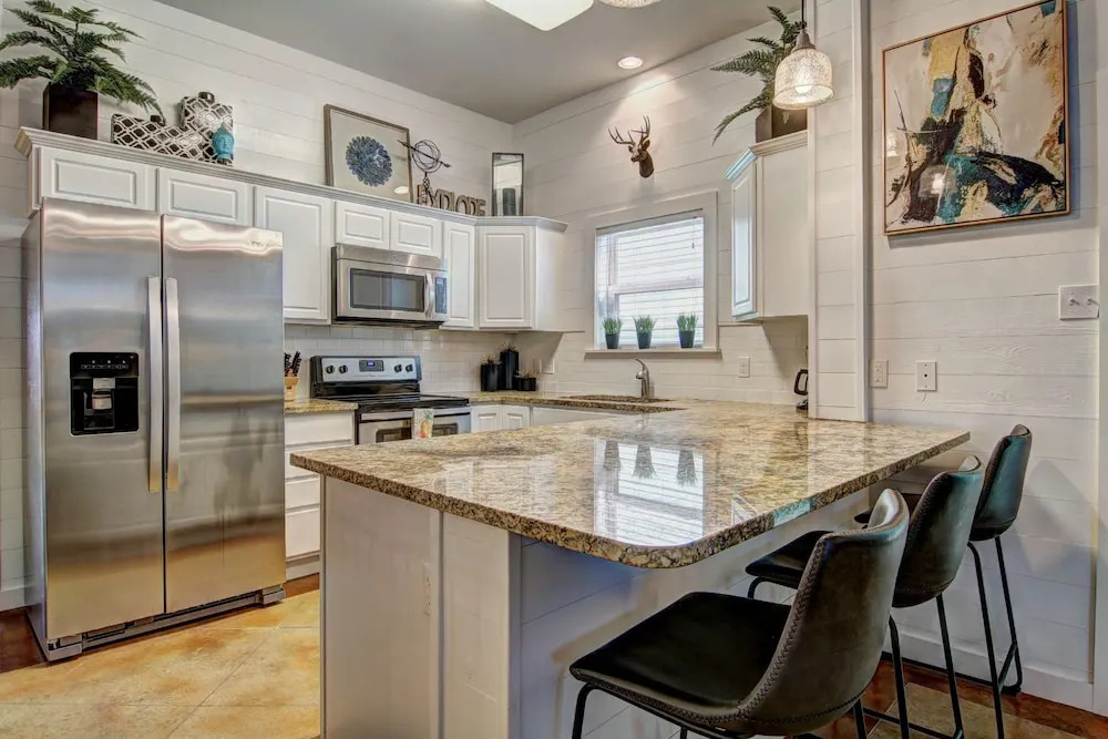 7th Sunrise 3 Bedroom Condo by RedAwning