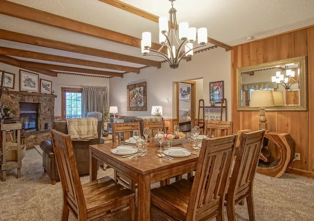 Whistlepunk # 28: 2 Bedrooms, 2 Full Baths: Slope Side. Wood Fireplace. Central Location