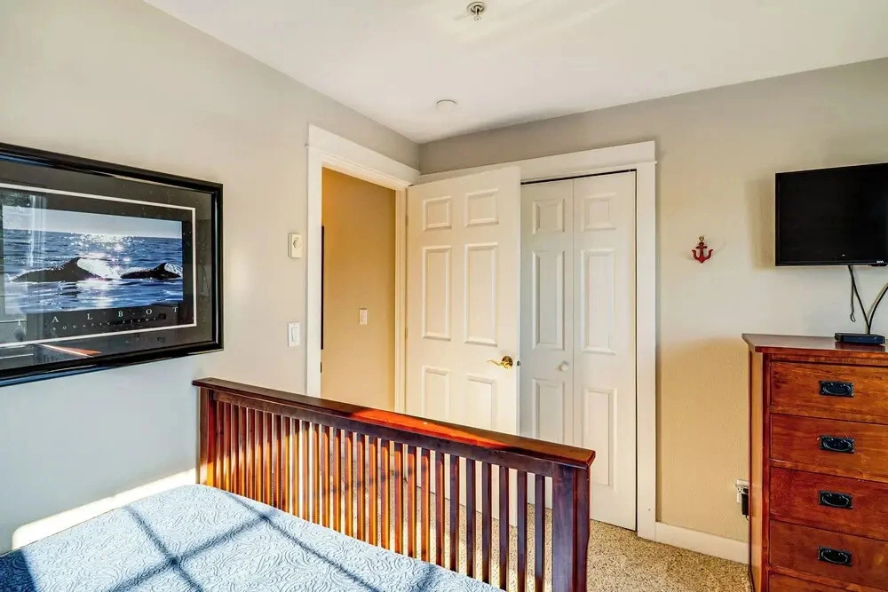 Beach Access & Community Perks! Westport Hideaway