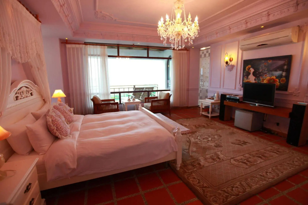 23.5 Blue B & B