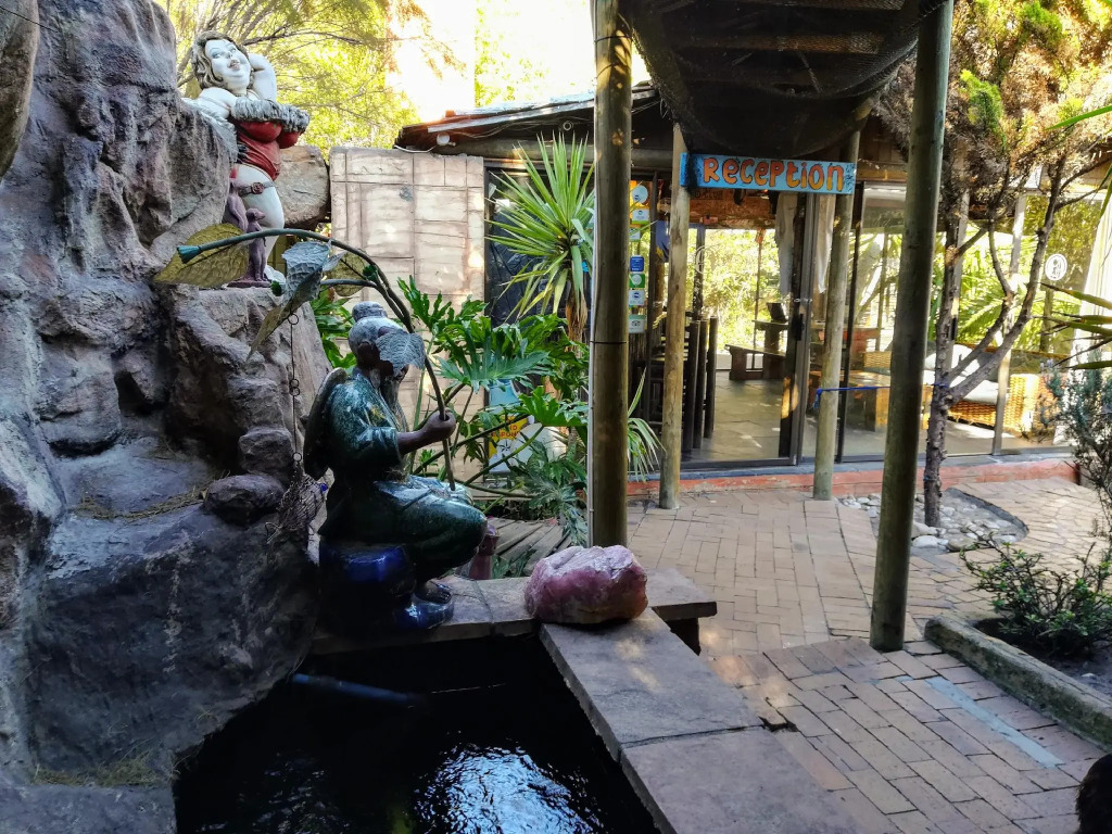 Saltycrax Backpackers and Surf Hostel