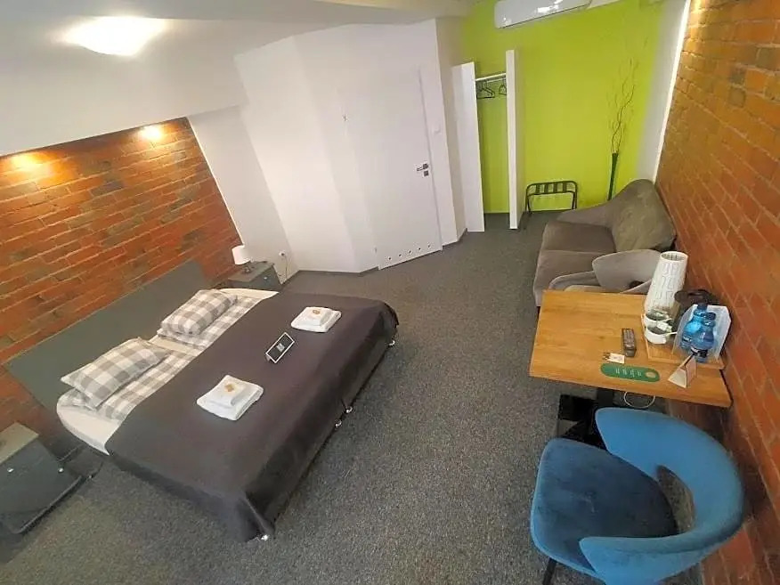 RJ Hotel