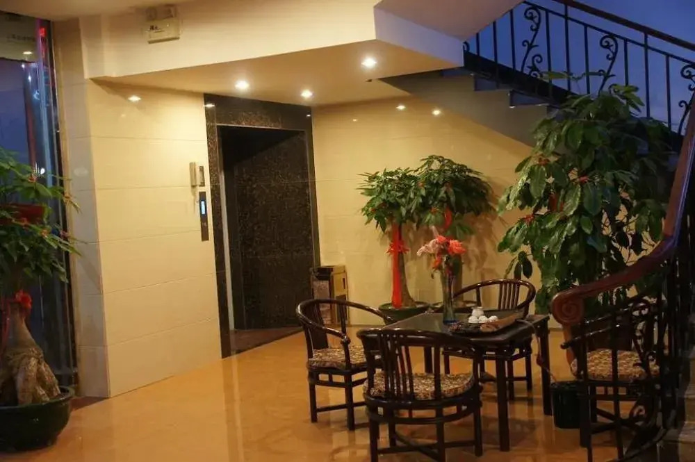 Yiju Hotel