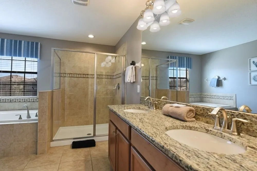 Champions Gate Near Disney Privacy In Back! 6 Bedroom Home by RedAwning