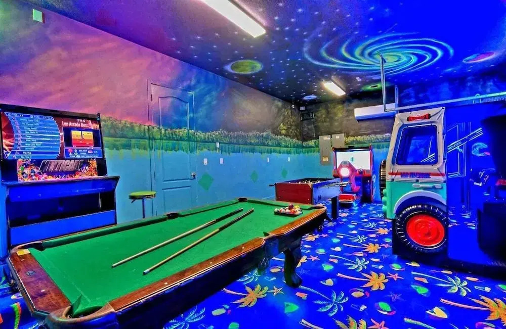 2425-14-rd-safari Themed Bowling Retreat