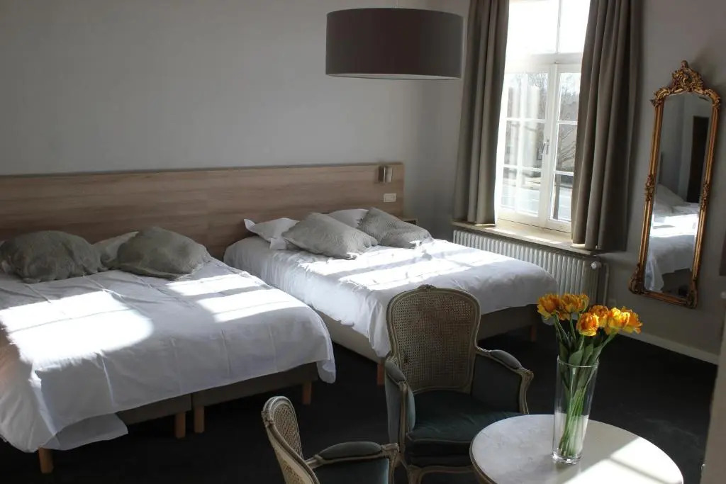 Hotel Lodewijk Van Male