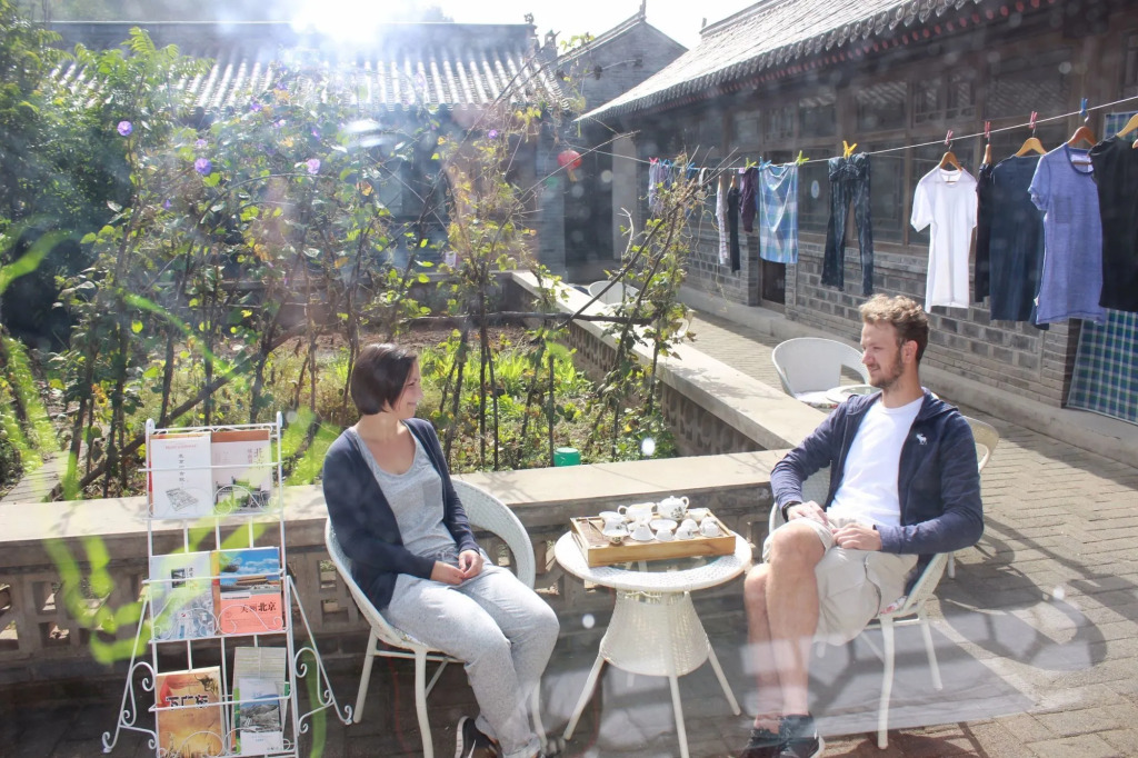 Beijing Badaling Great Wall Caos Courtyard guesthousel 1Private english tour guide 2Pick up&Drof off &landmark visiting serivice3Very near to Badaling Great Wall4Offer free beijing travel guide5Traditonal Chinese courtyard