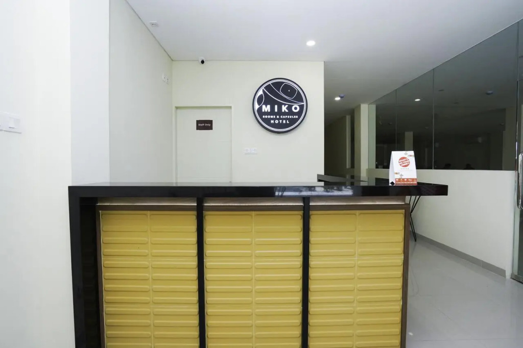OYO 1428 miko capsule hotel