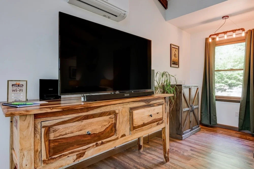 Spy Rock - 3 Br Cabin