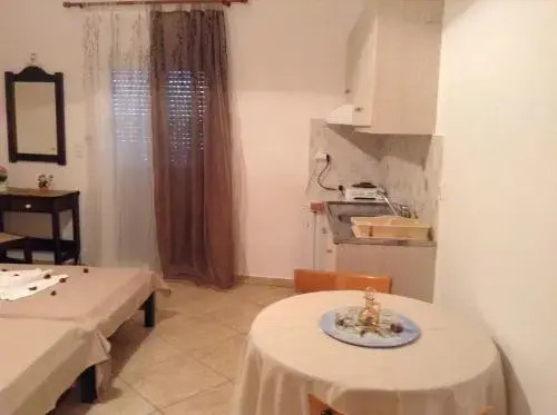 Nikoletta Rooms