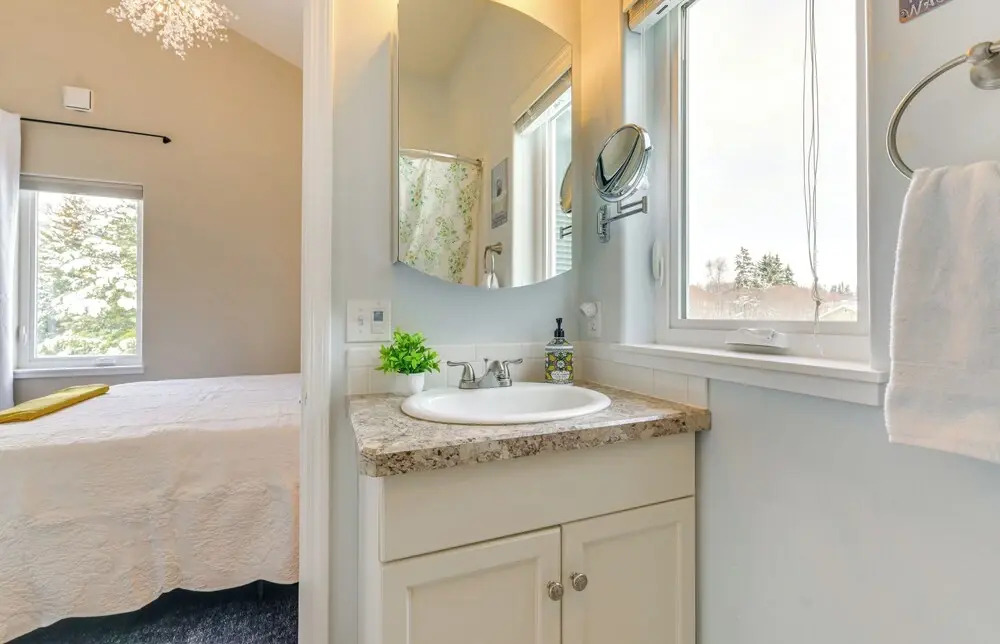 Scenic & Cozy 'sweet Northern Comfort' in Homer!