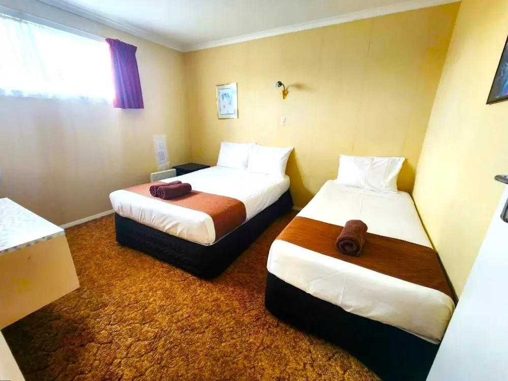 Mayfair Court Motel