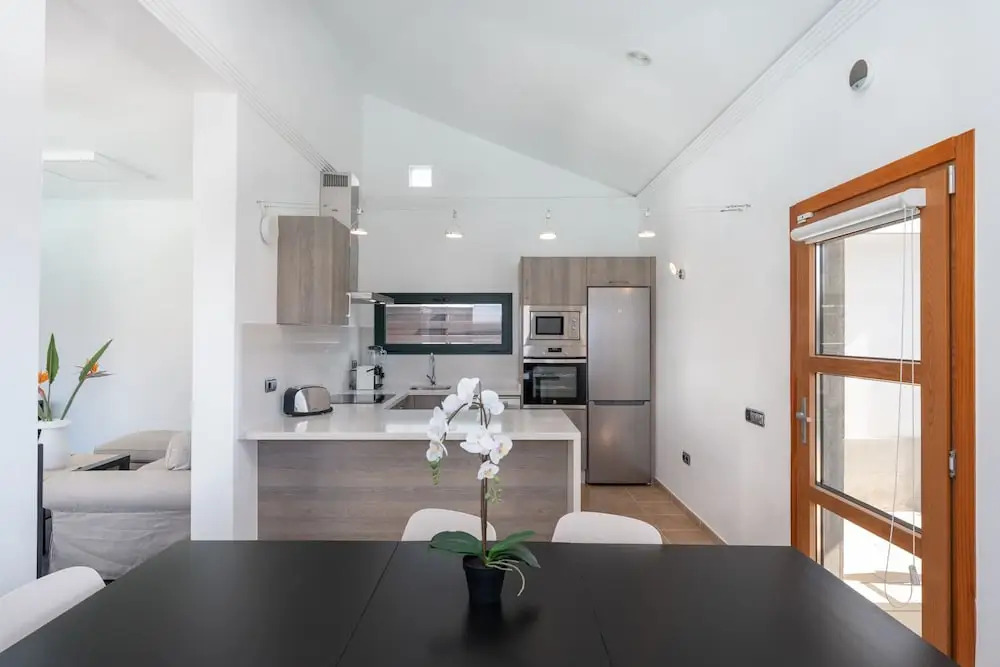 Camelot Holiday Homes by LIVVO