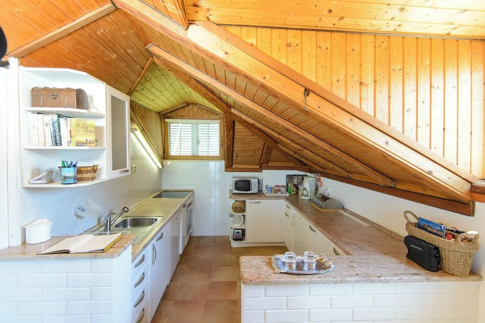 Charming 2-bedroom Apartment With Ocean Views in Dubrovnik