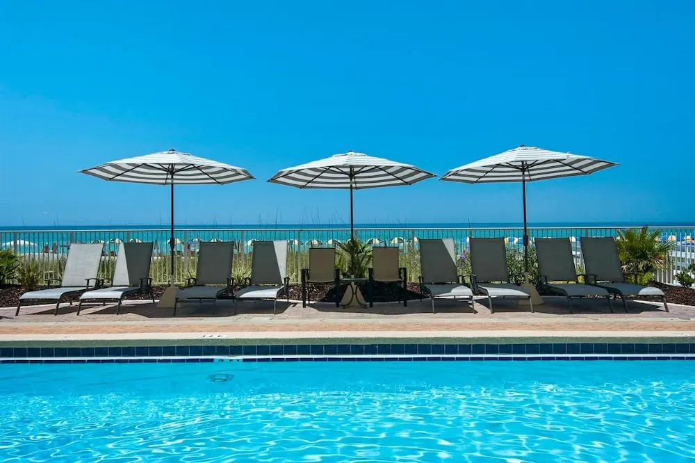 Twin Palms 1701