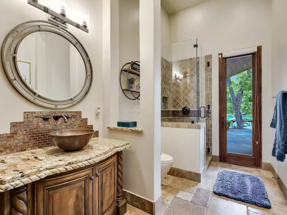 The Above Casa Tranquility Lake Austin 5 Bedroom Estate