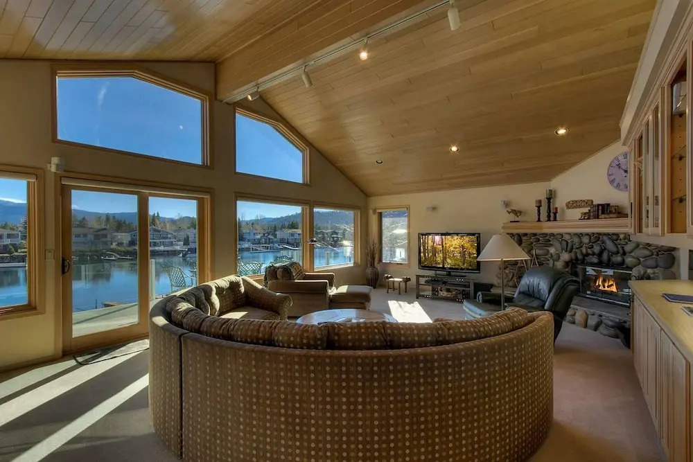 Beach Drive Beauty by Lake Tahoe Accommodations