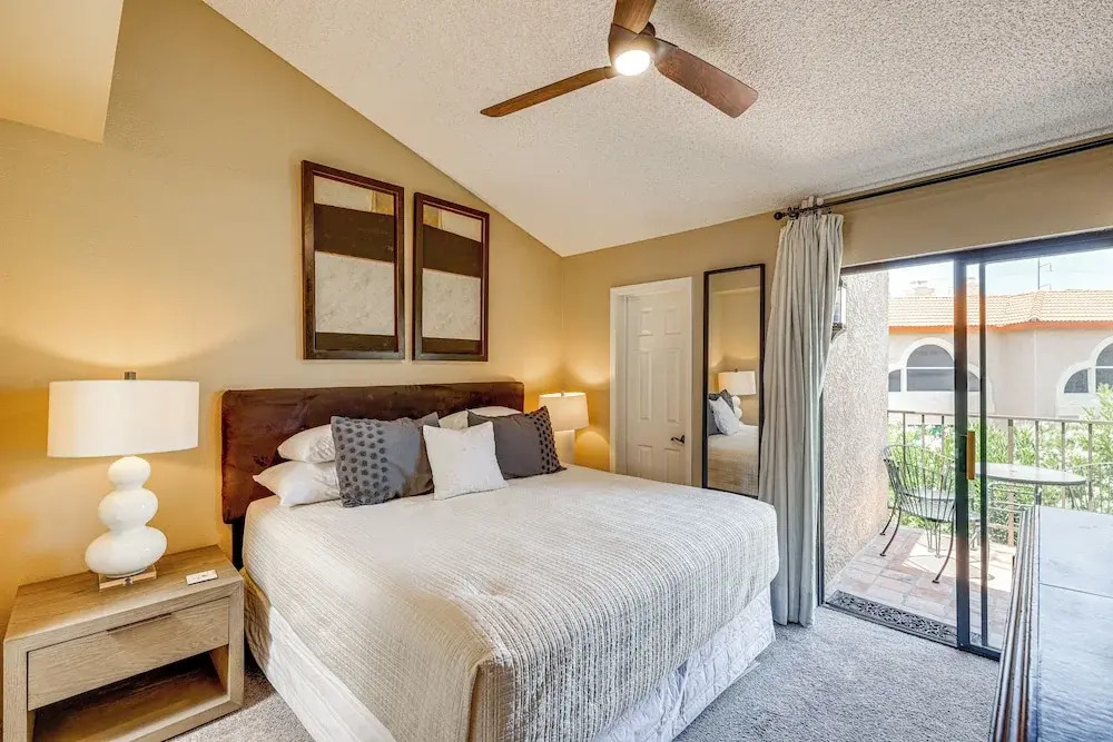 5 Mi to Hiking & Golf: Phoenix Gem w/ Pool Access
