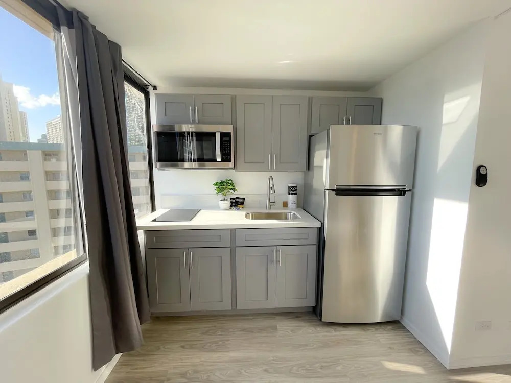 Hawaiian Monarch 1804 Condo by Redawning