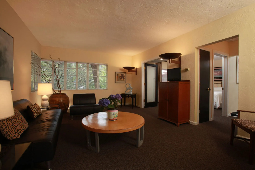 Wellborn Hotel Downtown