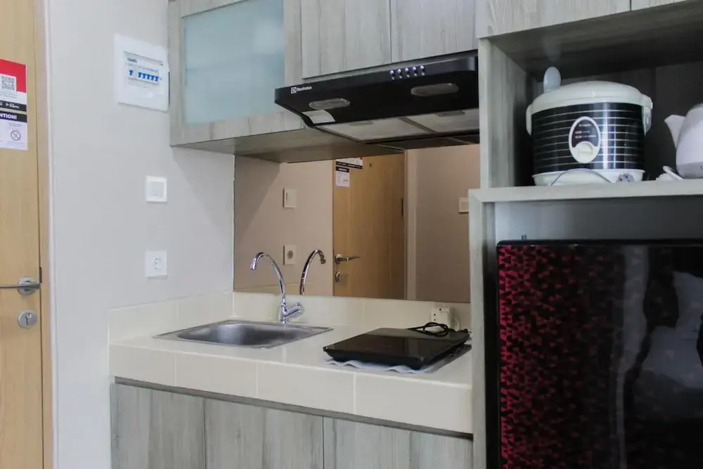 Comfy and Stylish Studio Apartment at B Residence