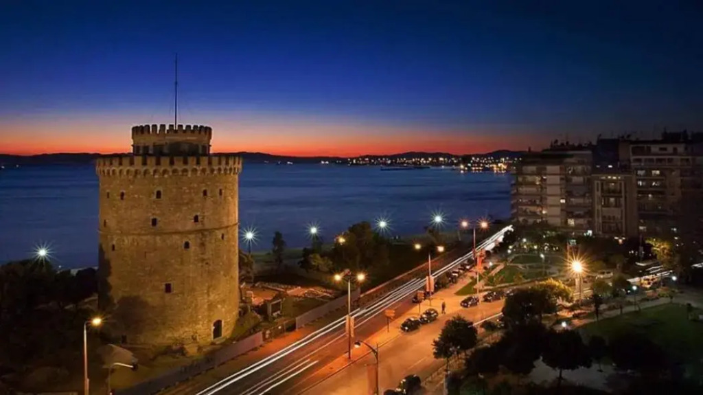 N&N's Luxurious Suite #WhiteTower