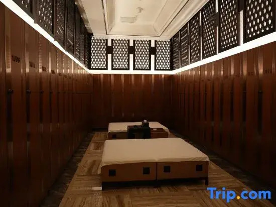 Lingao Hot Spring International Hotel