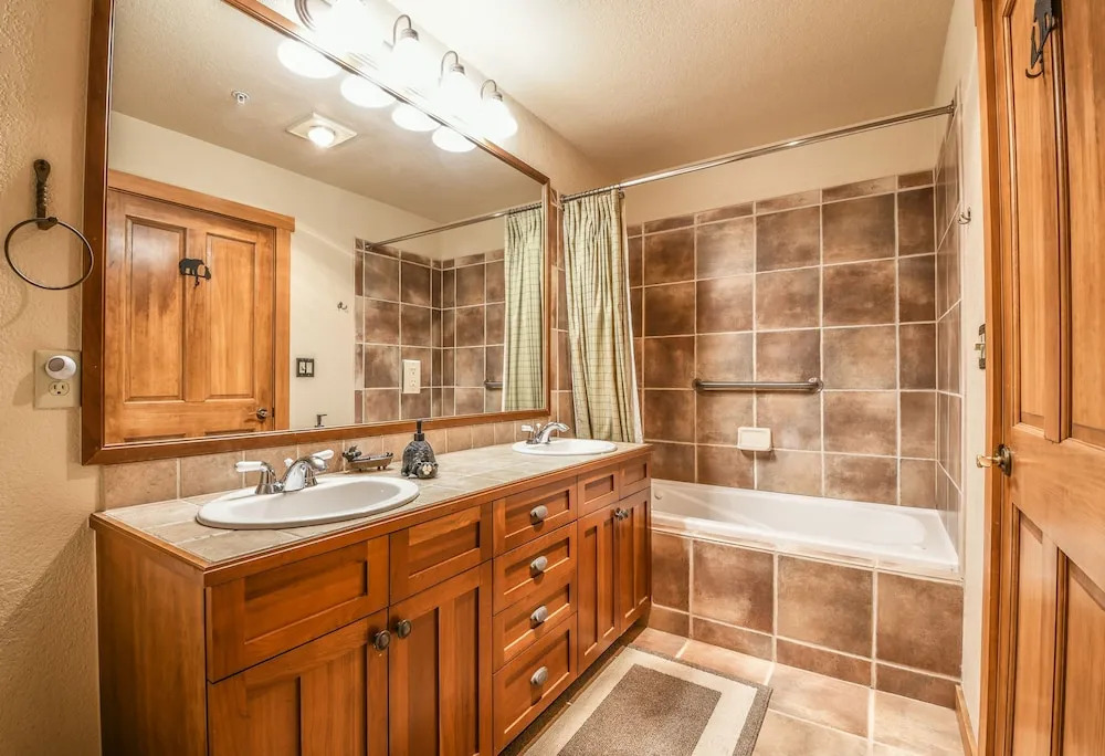 Red Hawk Townhomes 2333
