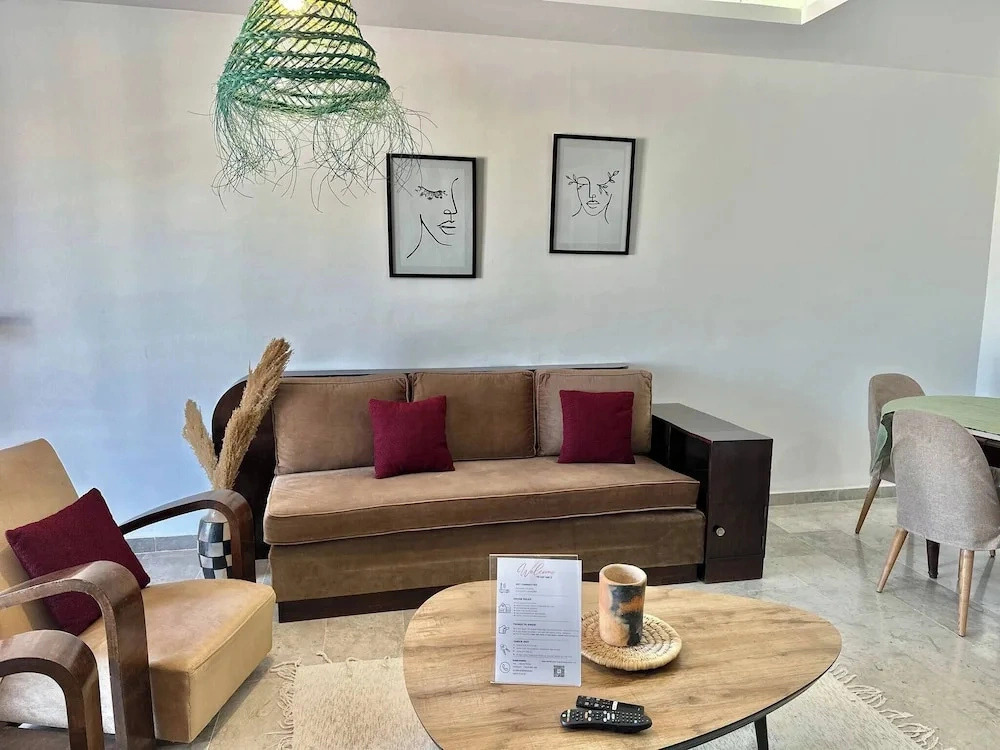 Safir Spacious Apartment in Safsaf, La Marsa