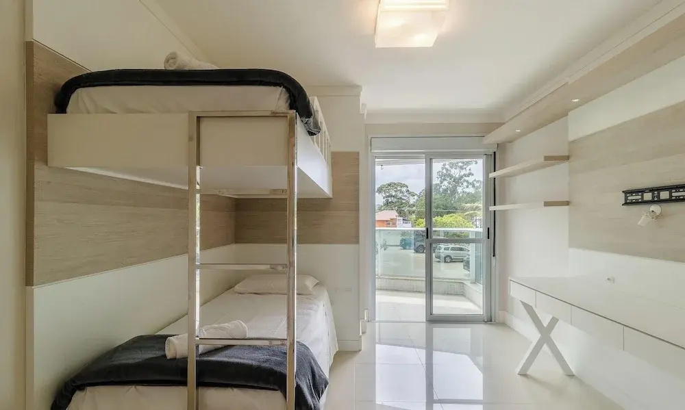 Apart in Cond. w/ Access to Beach and Pool Ave0232